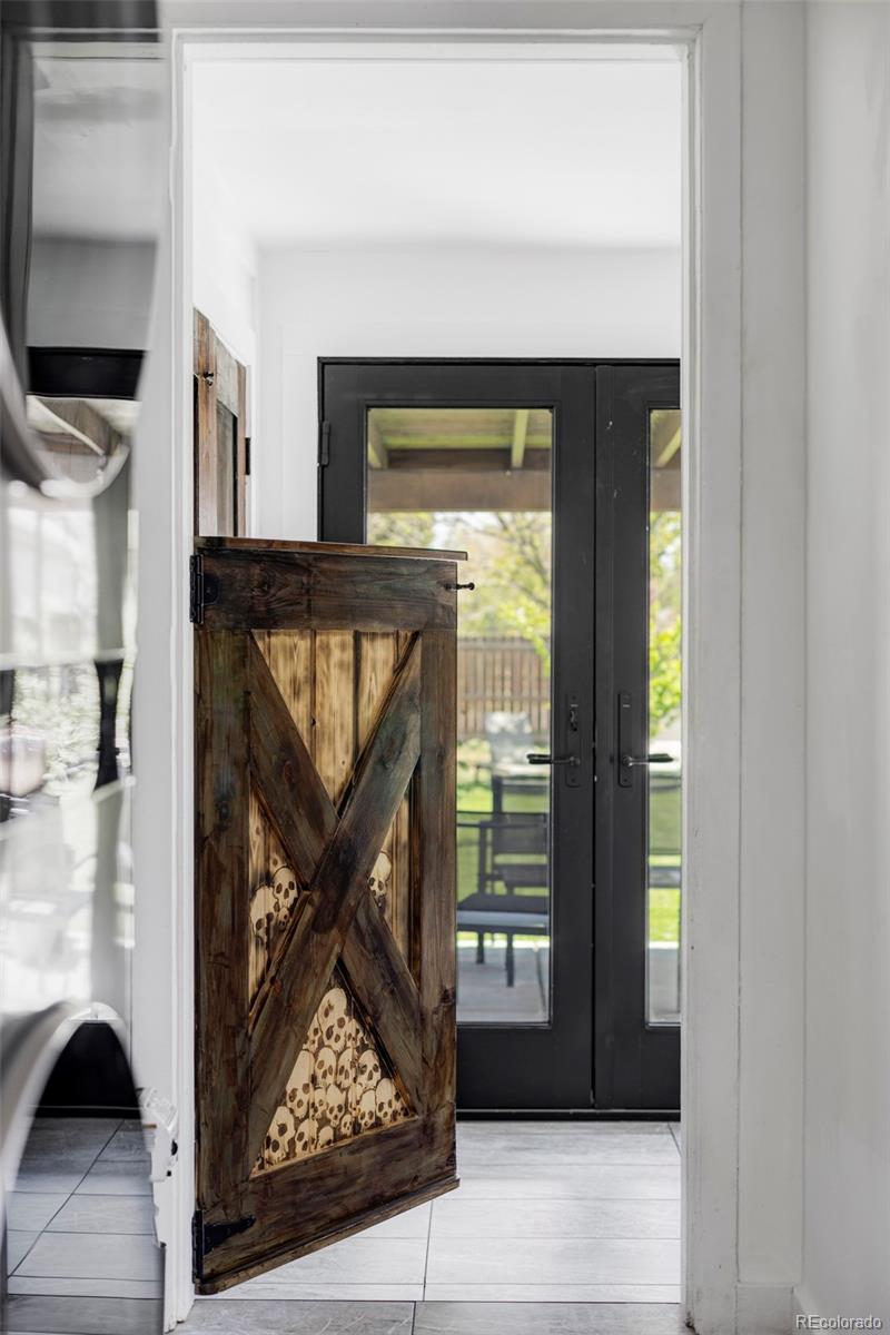 MLS Image #15 for 920 s alcott street,denver, Colorado