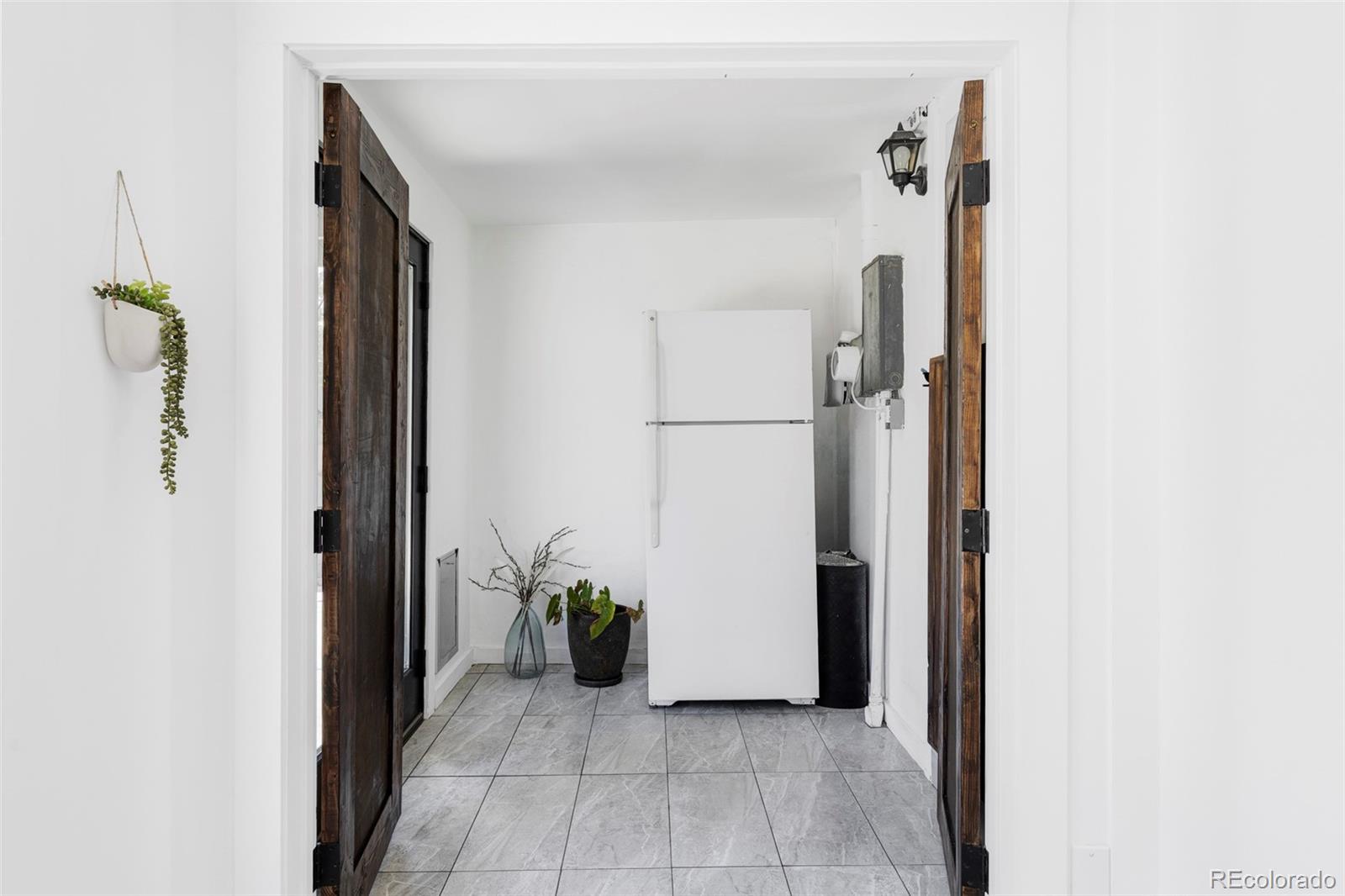 MLS Image #18 for 920 s alcott street,denver, Colorado