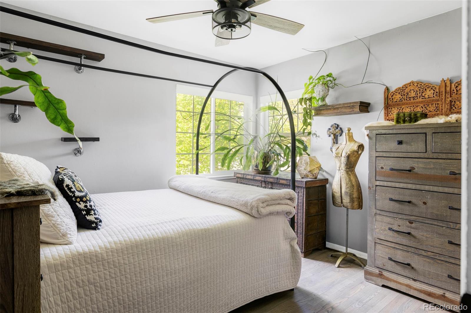 MLS Image #7 for 920 s alcott street,denver, Colorado