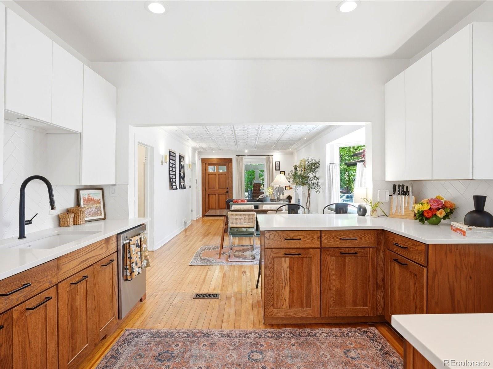 MLS Image #11 for 1007 s vine street,denver, Colorado