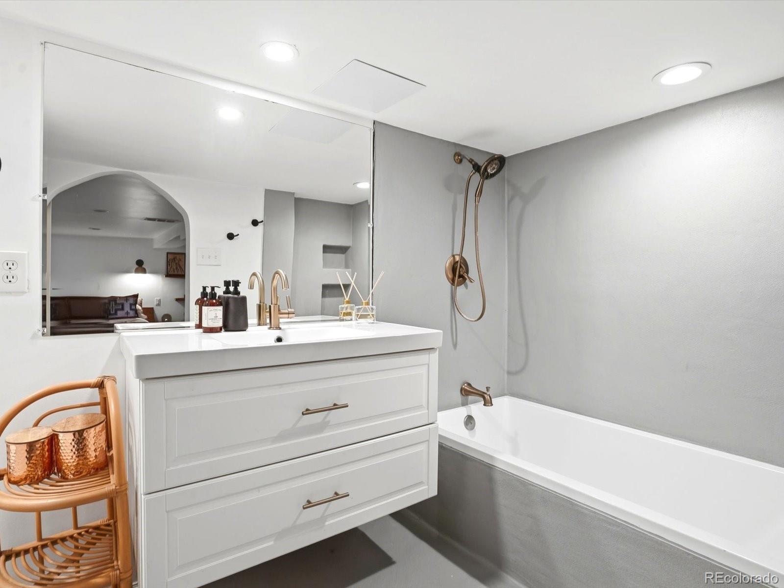 MLS Image #34 for 1007 s vine street,denver, Colorado