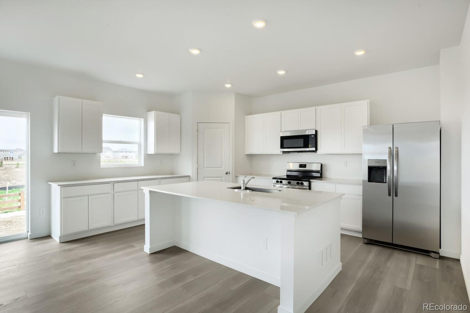 MLS Image #4 for 45947  mill avenue,bennett, Colorado