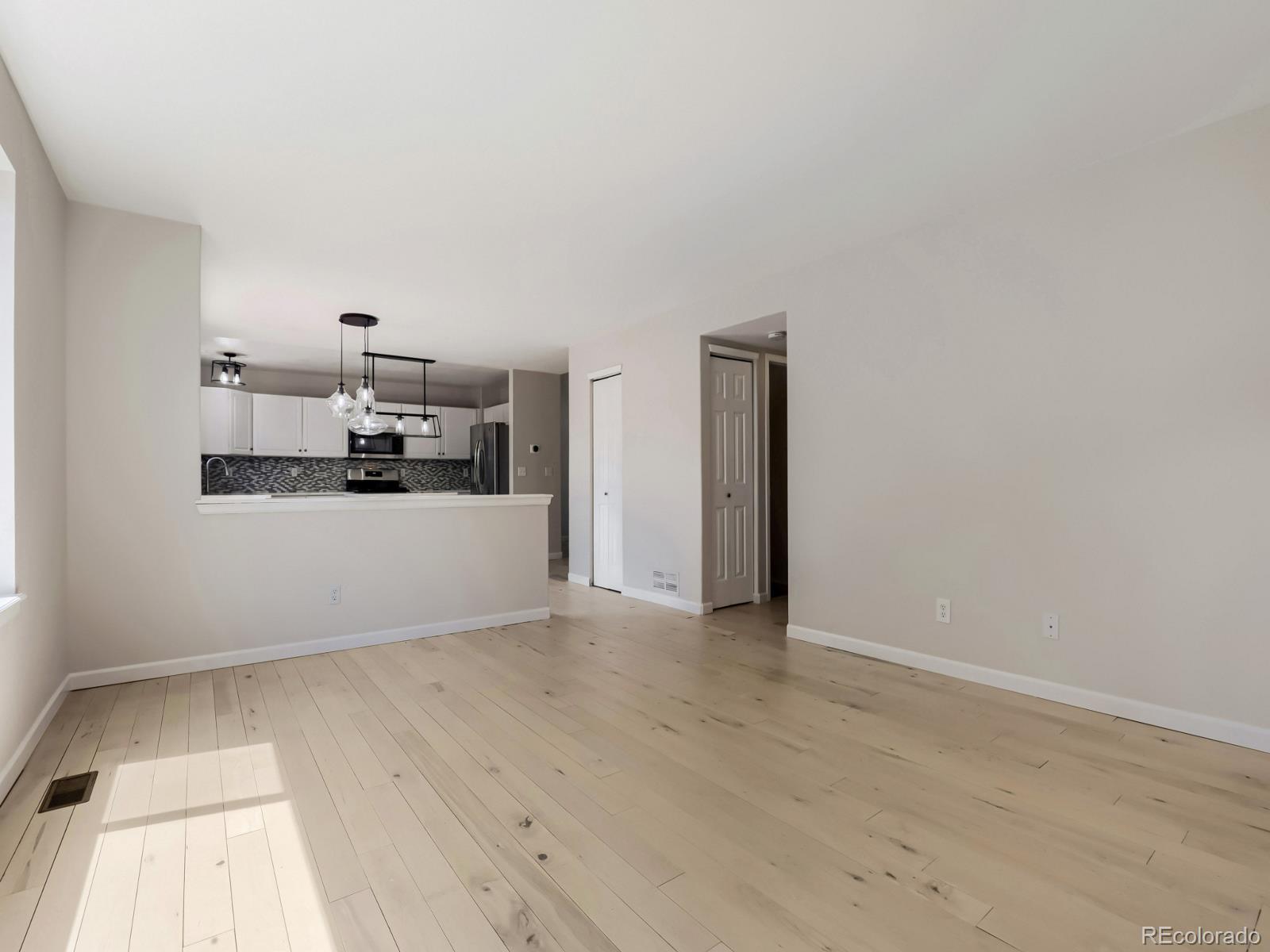 MLS Image #15 for 19372 e 41st avenue,denver, Colorado
