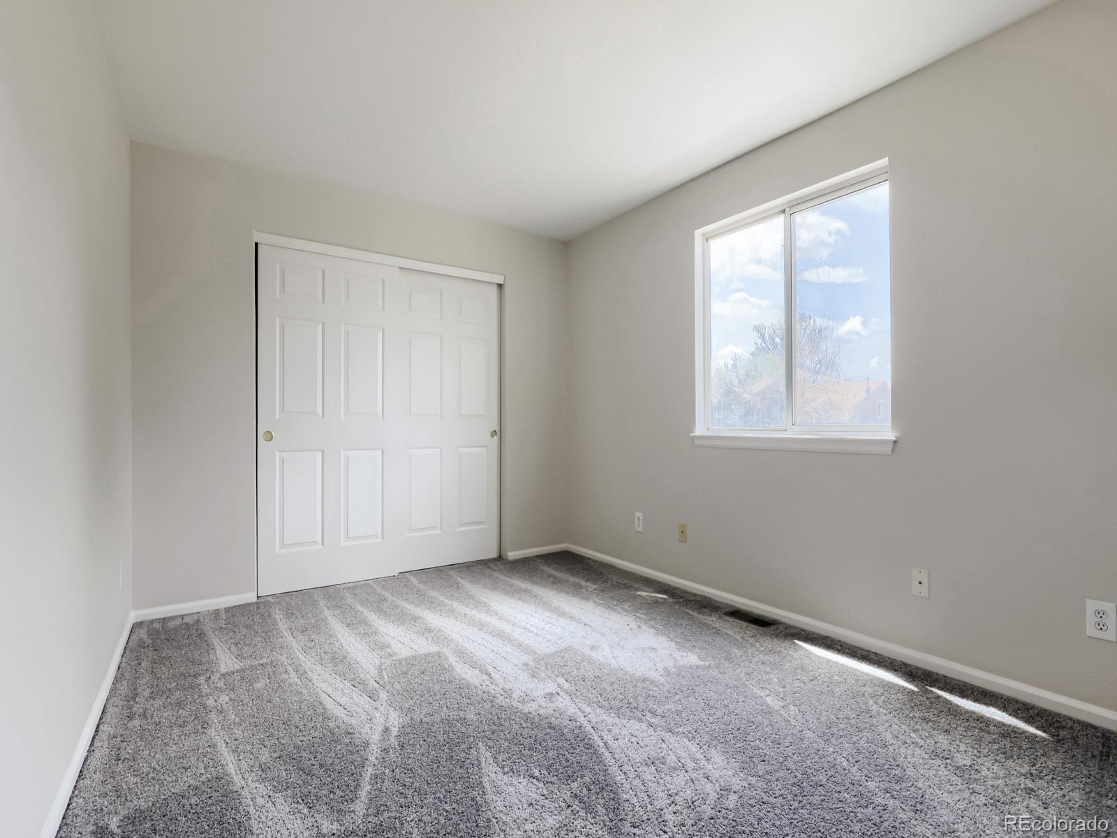 MLS Image #17 for 19372 e 41st avenue,denver, Colorado