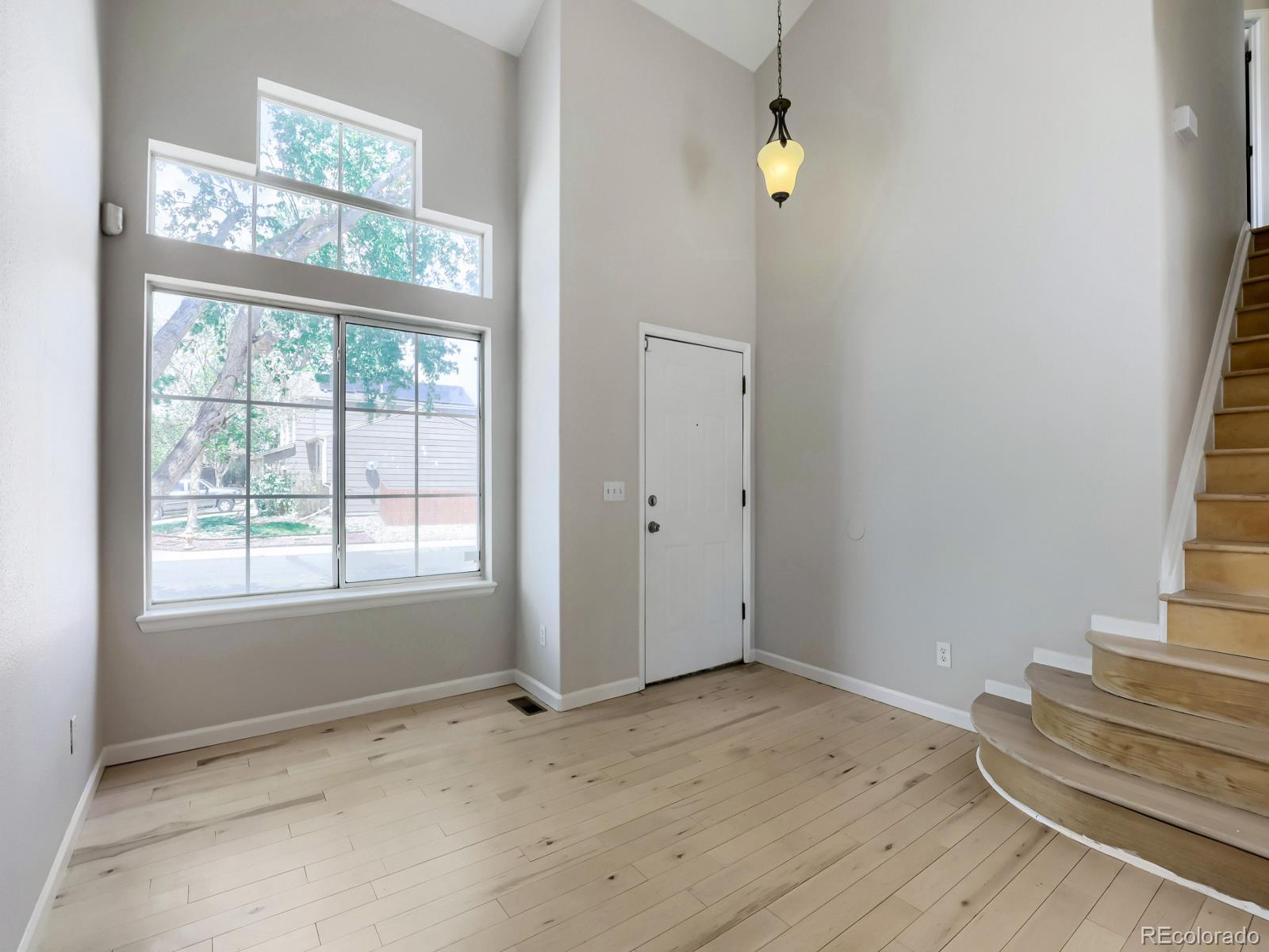 MLS Image #4 for 19372 e 41st avenue,denver, Colorado