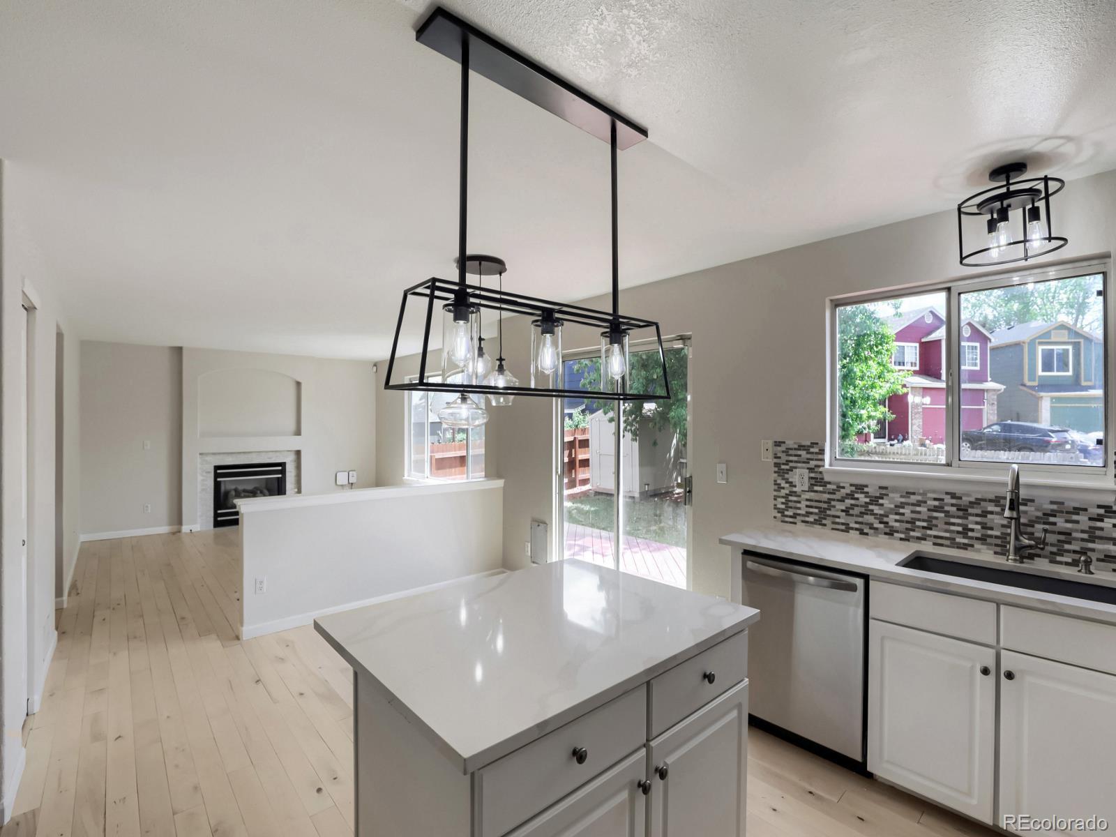 MLS Image #6 for 19372 e 41st avenue,denver, Colorado
