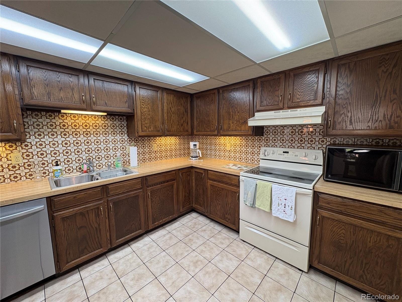 MLS Image #10 for 13957 e oxford place,aurora, Colorado