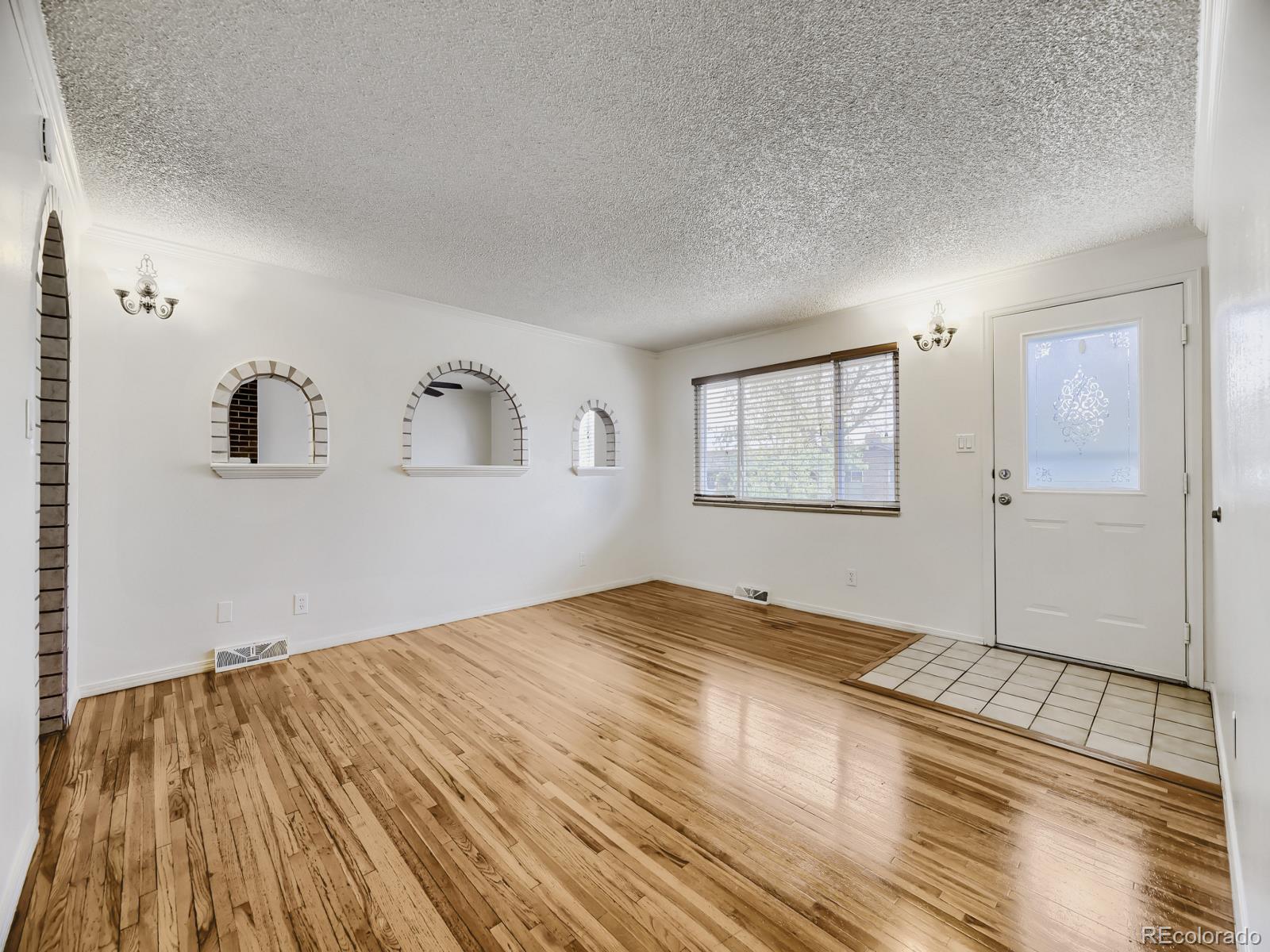 MLS Image #4 for 2011 s carr street,lakewood, Colorado