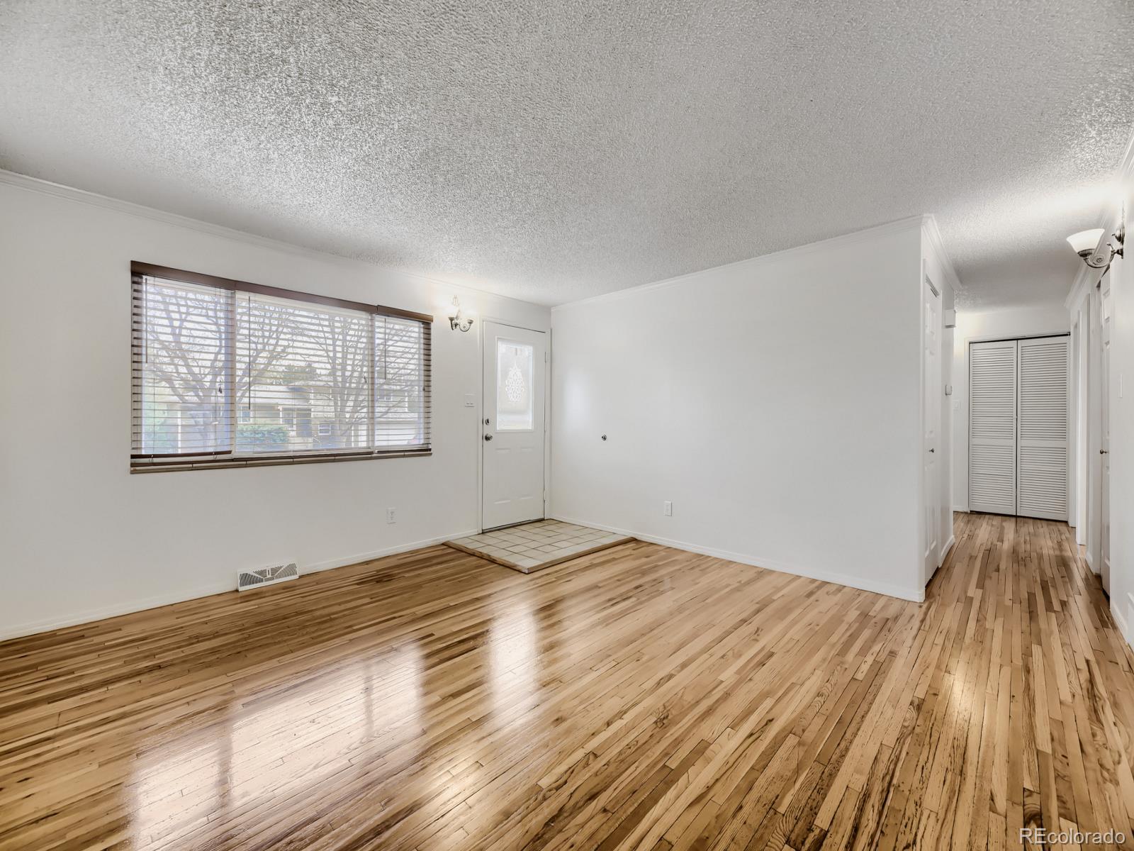 MLS Image #5 for 2011 s carr street,lakewood, Colorado
