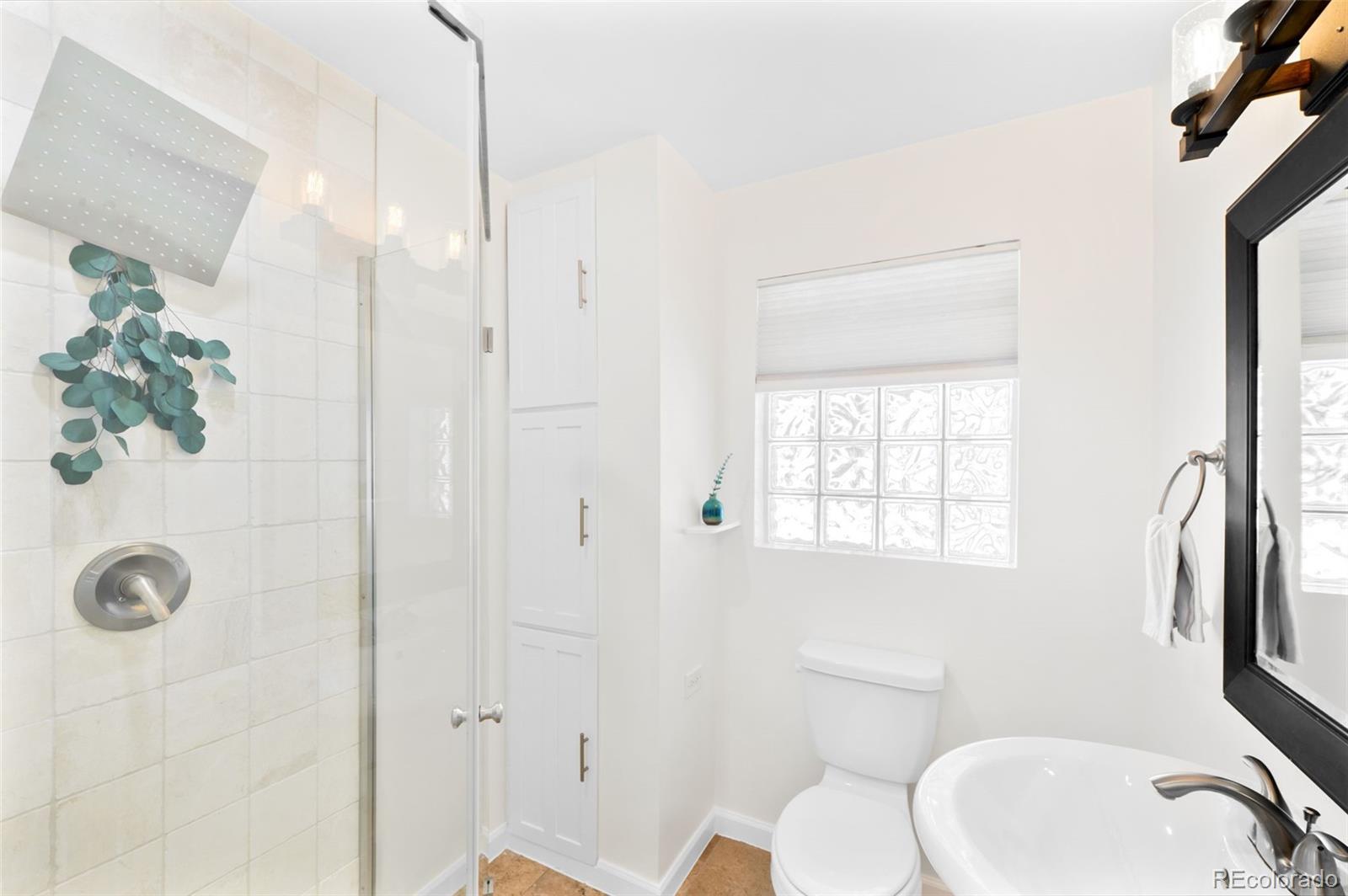 MLS Image #19 for 3035 n monaco st parkway,denver, Colorado