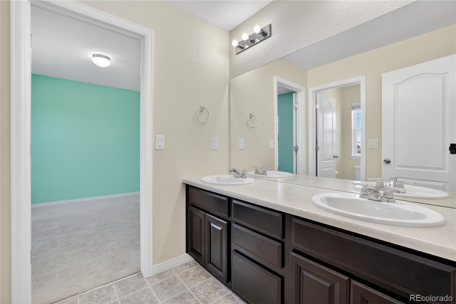 MLS Image #38 for 22 n newcastle court,aurora, Colorado