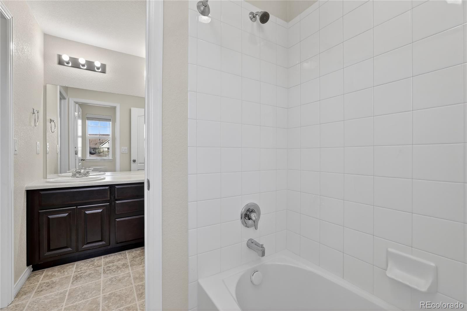 MLS Image #39 for 22 n newcastle court,aurora, Colorado