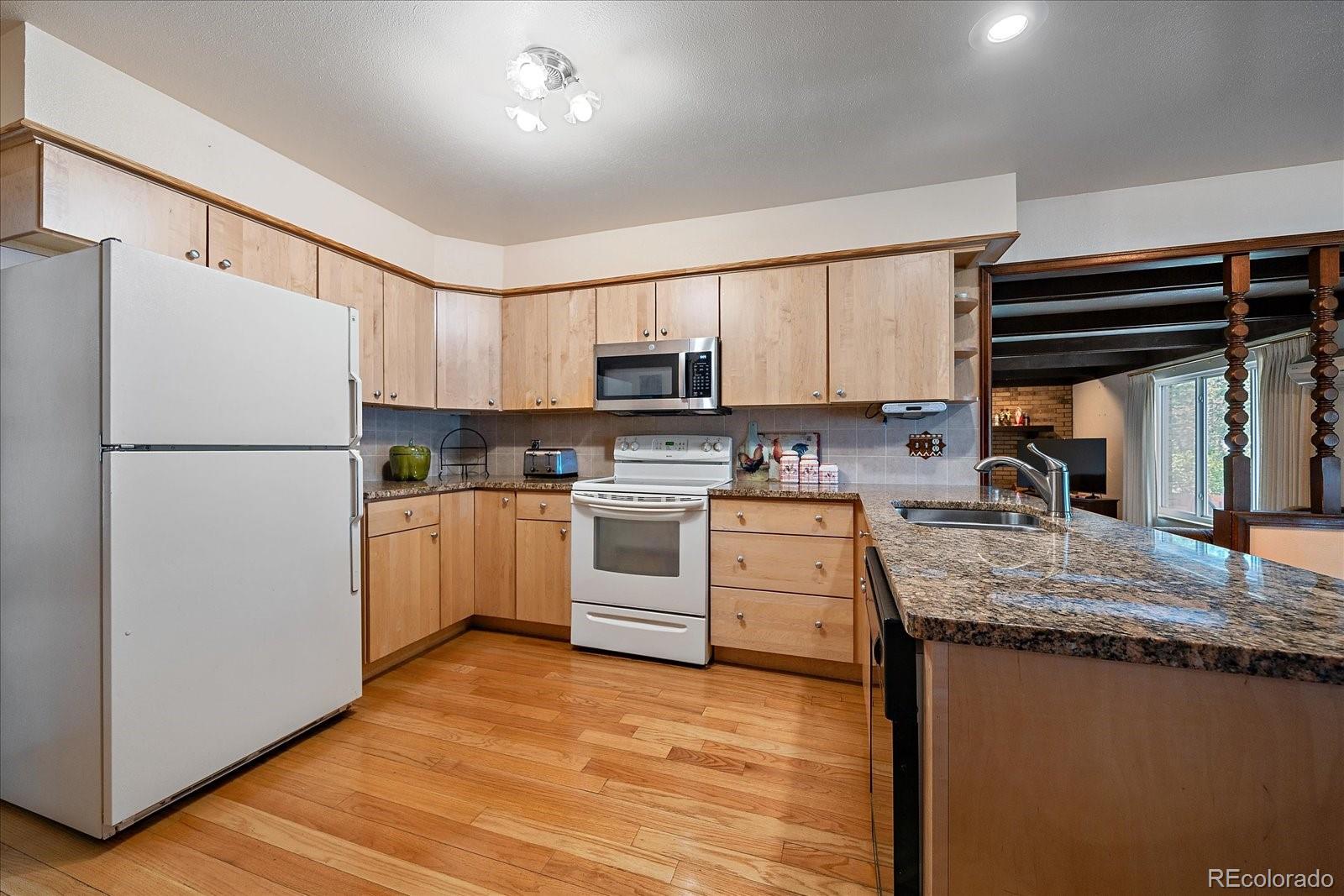 MLS Image #10 for 3121  oak street,lakewood, Colorado