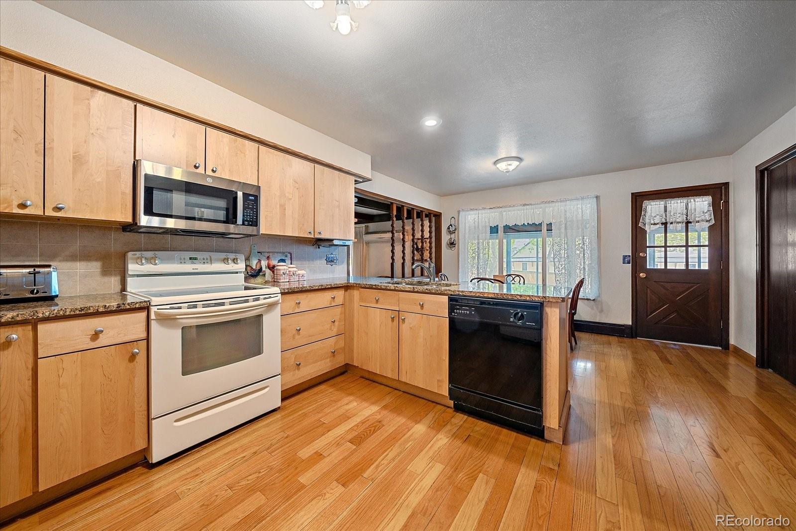 MLS Image #9 for 3121  oak street,lakewood, Colorado