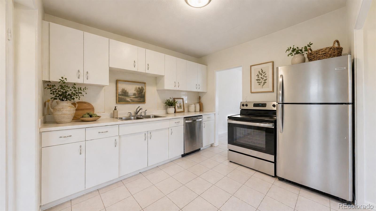 MLS Image #6 for 1631 w hoye place,denver, Colorado