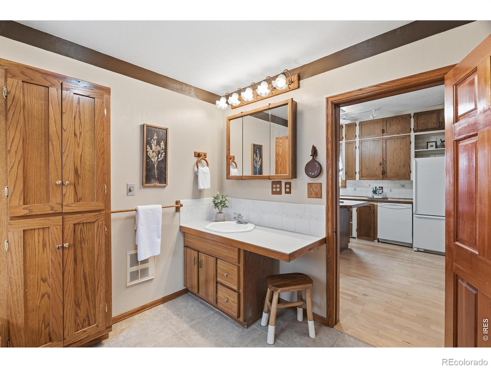 MLS Image #11 for 21167  county road 3 ,berthoud, Colorado