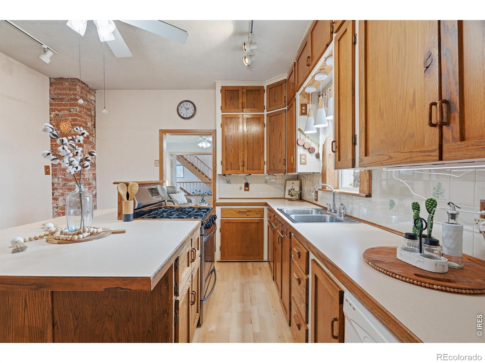 MLS Image #4 for 21167  county road 3 ,berthoud, Colorado