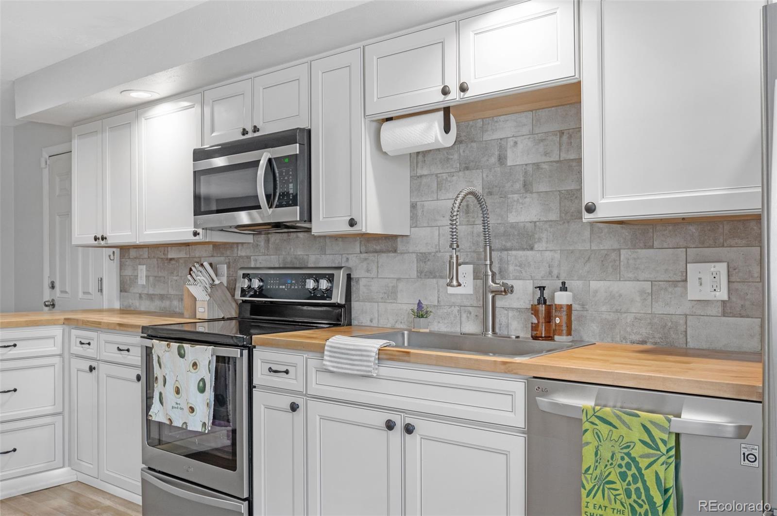 MLS Image #14 for 2962 s webster street,denver, Colorado