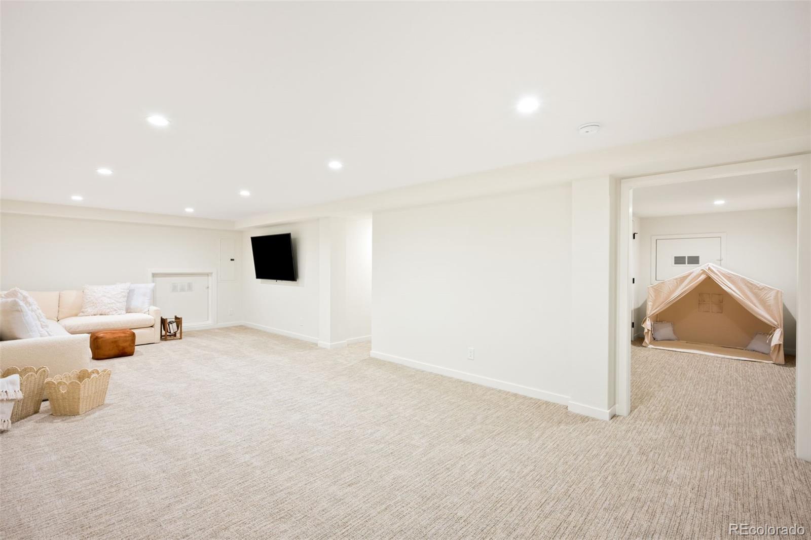 MLS Image #23 for 3231 s fillmore street,denver, Colorado