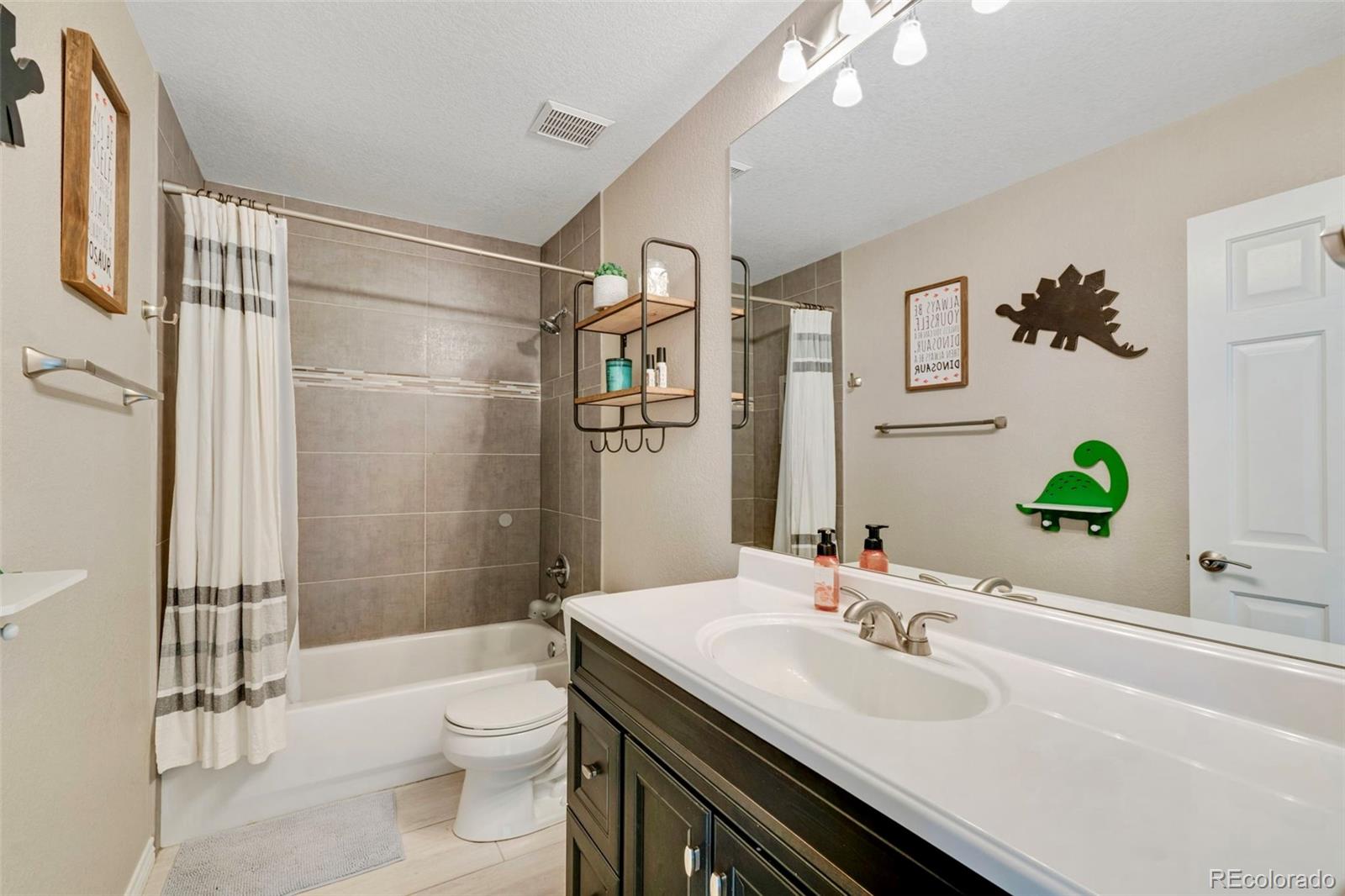 MLS Image #26 for 17701 e powers drive,centennial, Colorado