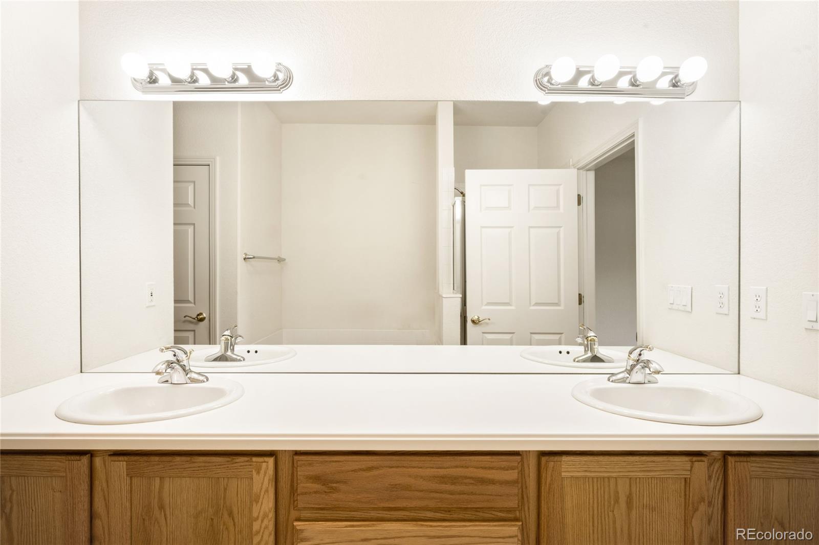 MLS Image #18 for 10735  eliot circle 102,denver, Colorado