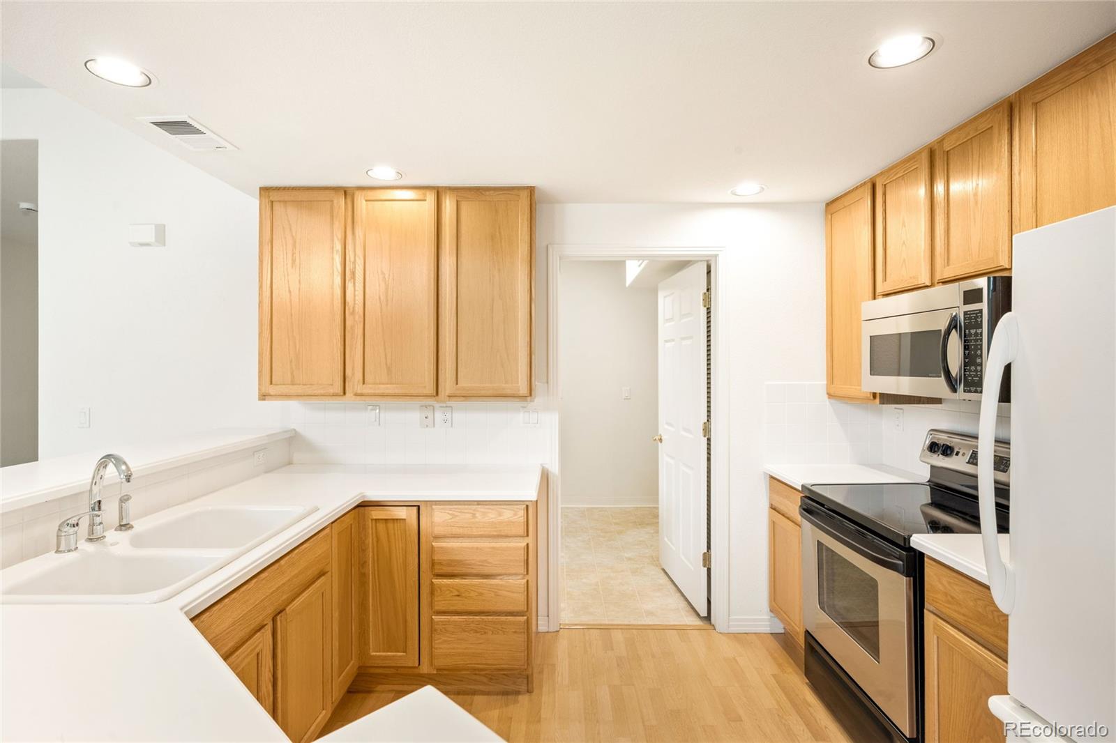 MLS Image #9 for 10735  eliot circle 102,denver, Colorado