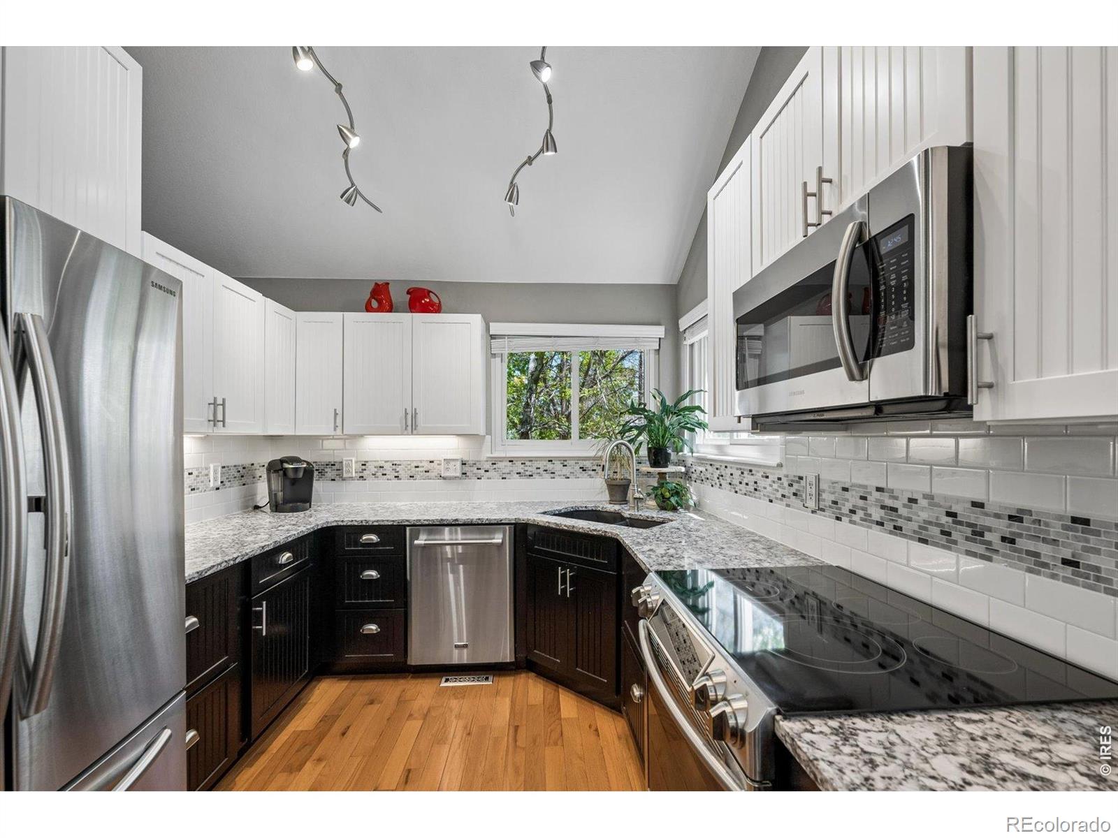 MLS Image #10 for 562  spruce circle,louisville, Colorado