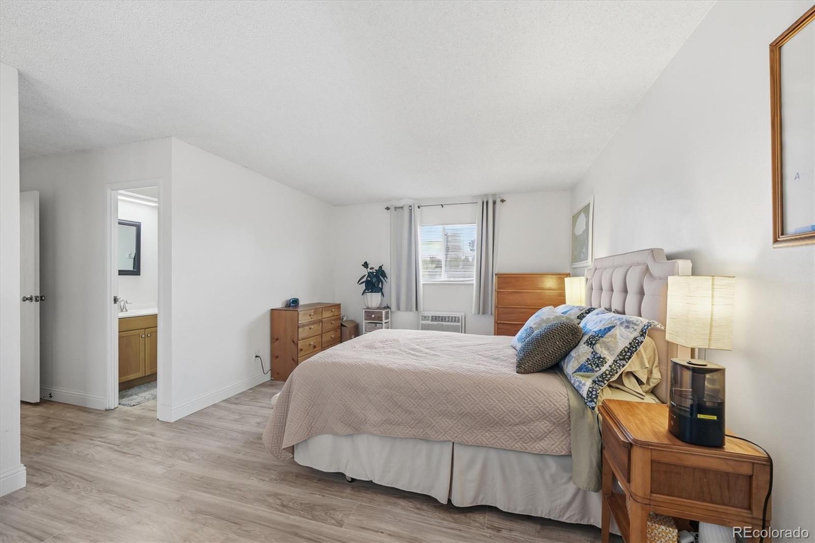 MLS Image #10 for 3470 s poplar street 209,denver, Colorado