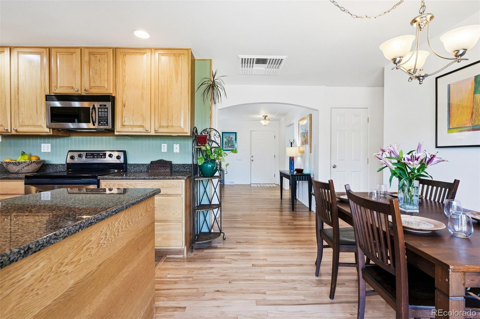MLS Image #11 for 749 s hudson street,denver, Colorado
