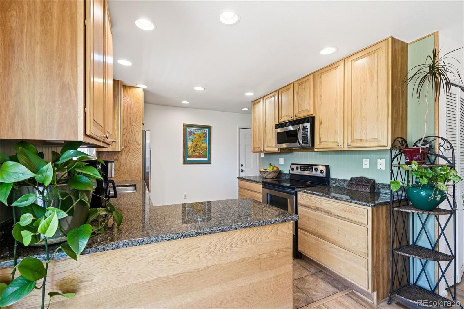 MLS Image #12 for 749 s hudson street,denver, Colorado
