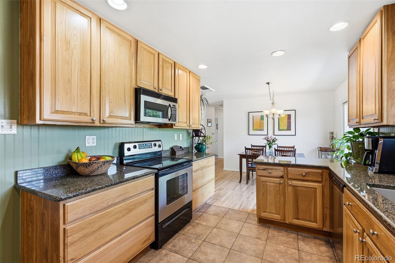 MLS Image #15 for 749 s hudson street,denver, Colorado