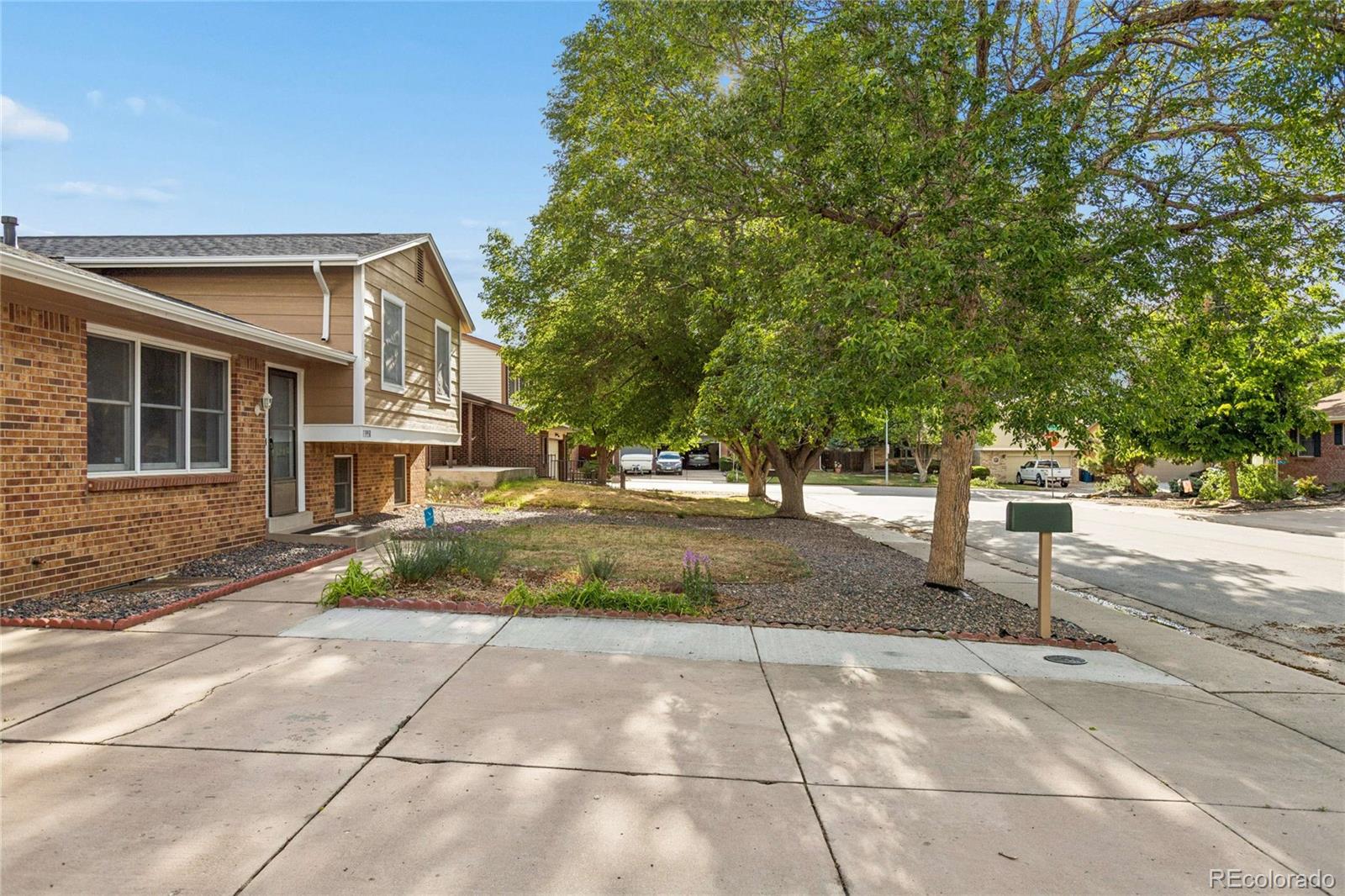 MLS Image #2 for 13958 e idaho drive,aurora, Colorado
