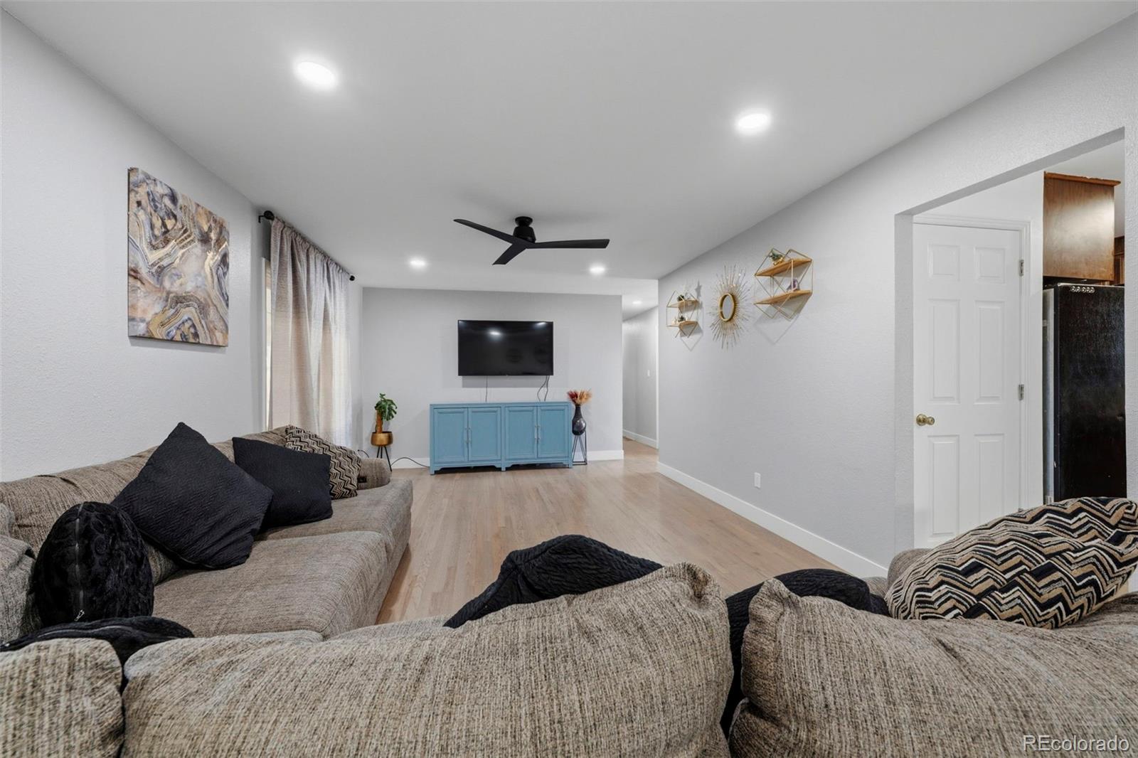 MLS Image #7 for 881  delta street,denver, Colorado