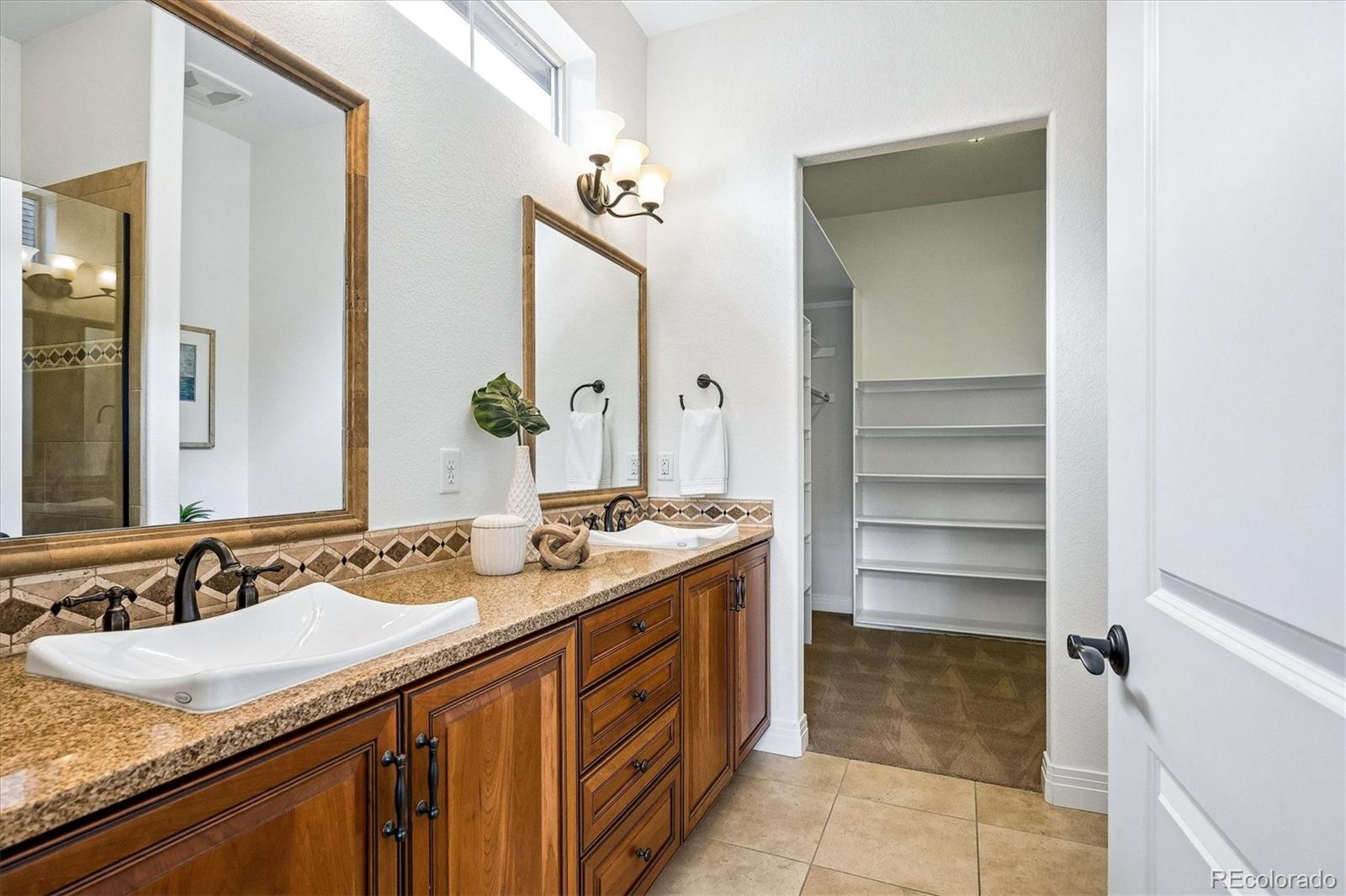 MLS Image #14 for 8043 e 49th place,denver, Colorado