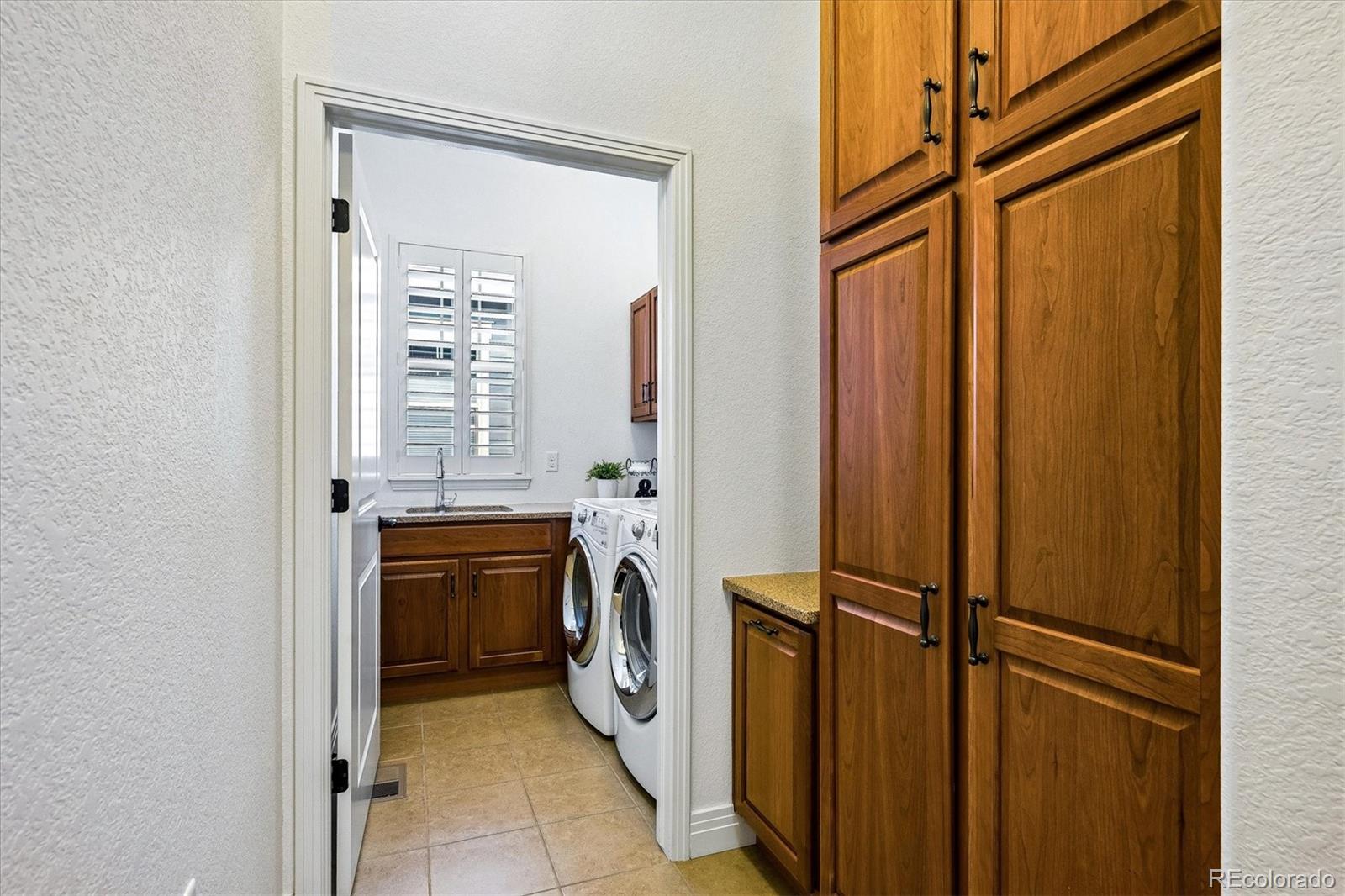 MLS Image #19 for 8043 e 49th place,denver, Colorado