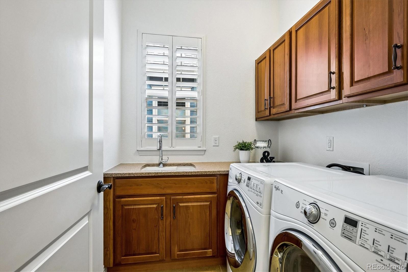 MLS Image #20 for 8043 e 49th place,denver, Colorado