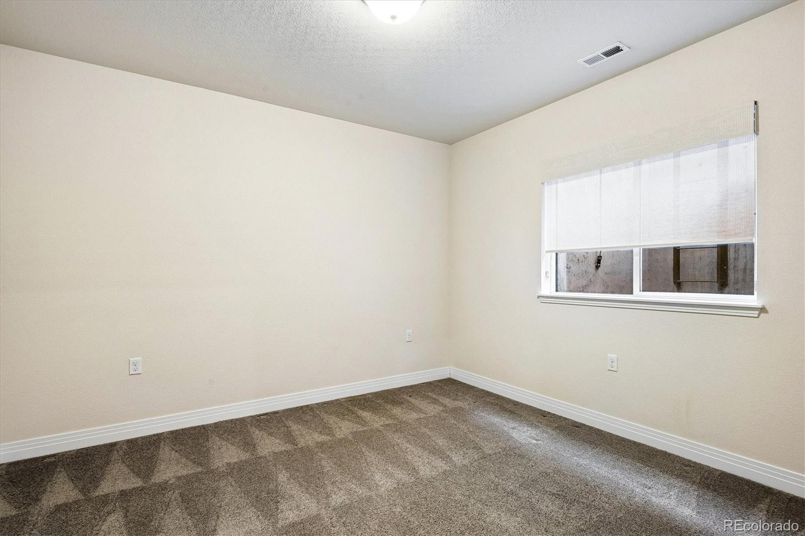 MLS Image #25 for 8043 e 49th place,denver, Colorado