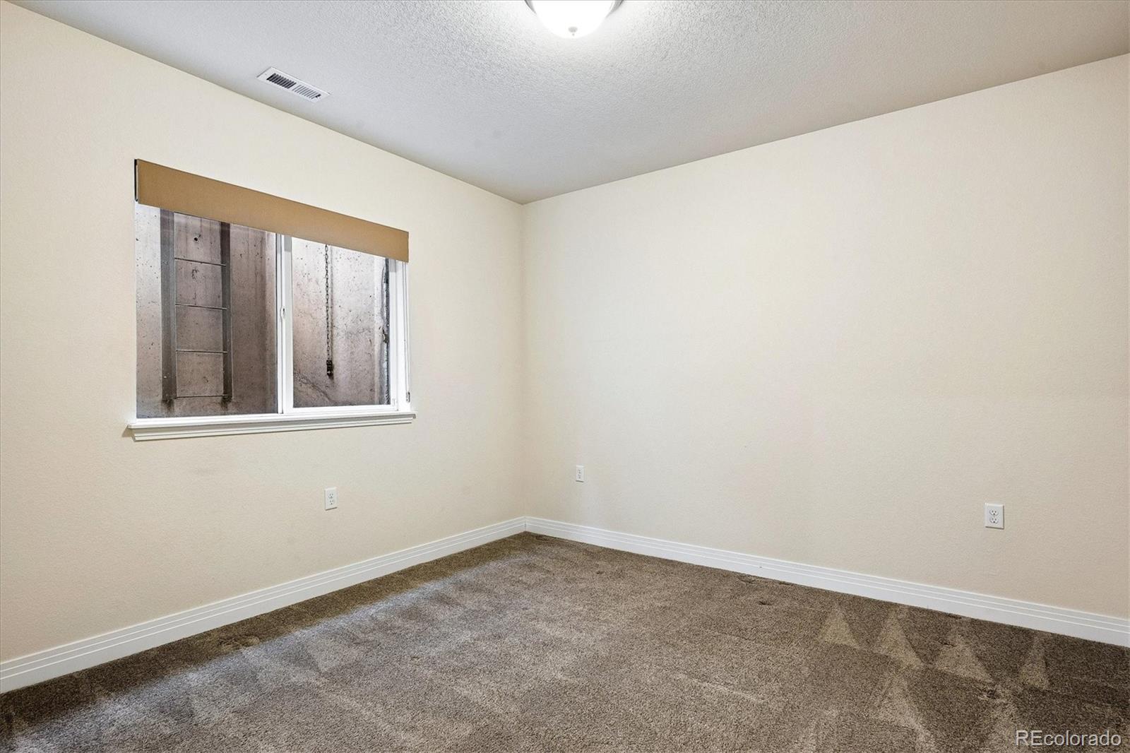 MLS Image #26 for 8043 e 49th place,denver, Colorado