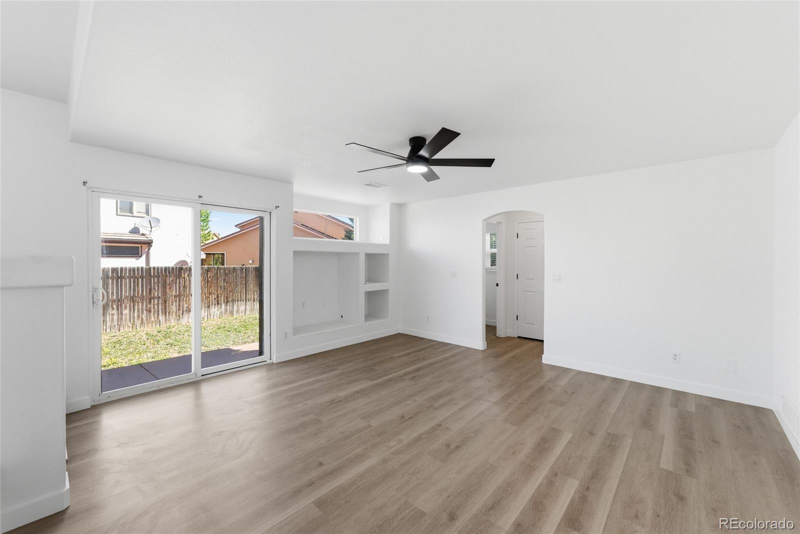 MLS Image #11 for 20053 e 40th avenue,denver, Colorado