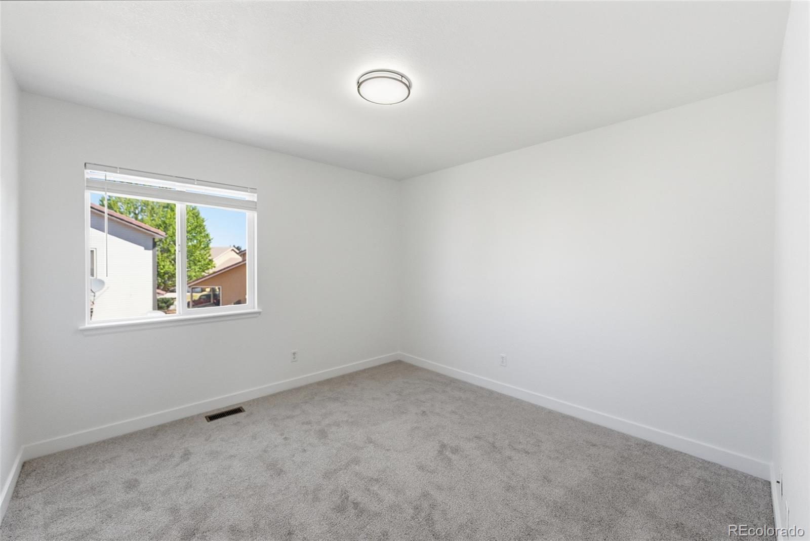 MLS Image #18 for 20053 e 40th avenue,denver, Colorado
