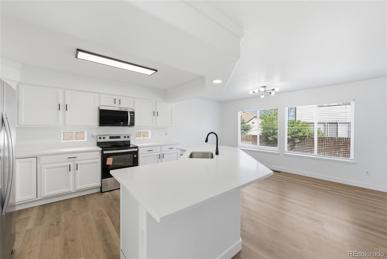 MLS Image #6 for 20053 e 40th avenue,denver, Colorado