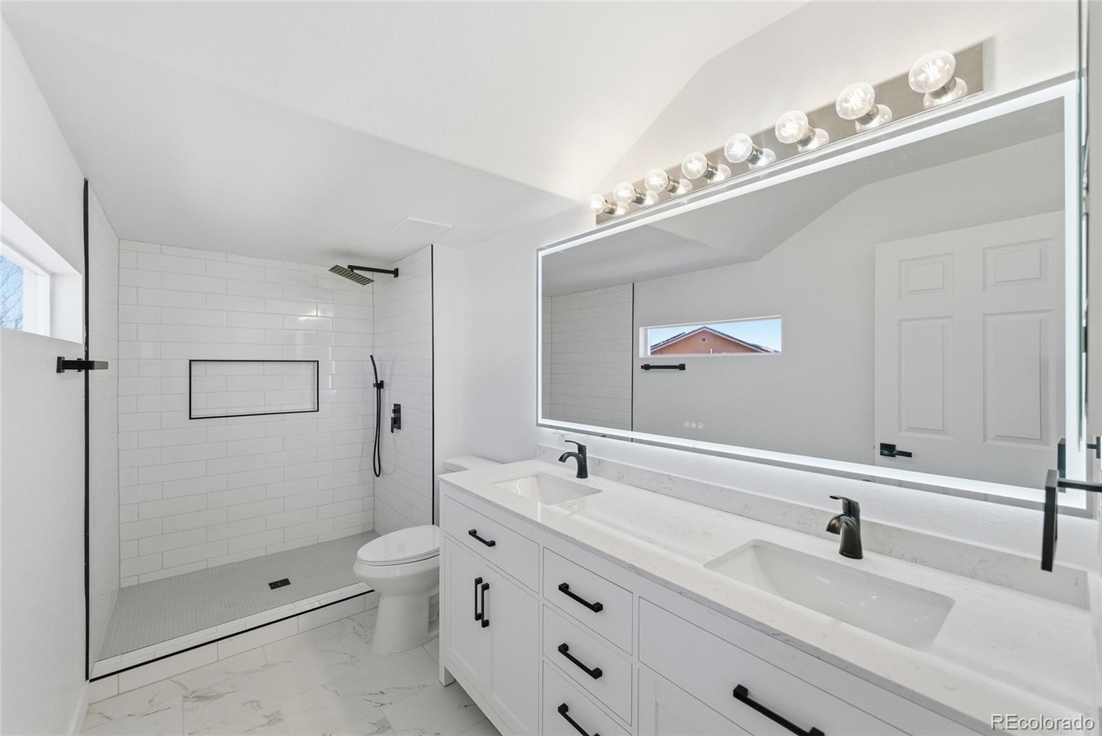 MLS Image #9 for 20053 e 40th avenue,denver, Colorado