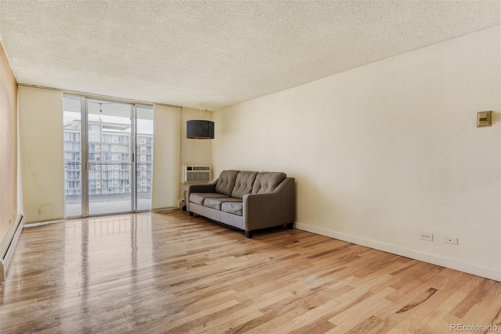 MLS Image #11 for 4800 e hale parkway,denver, Colorado