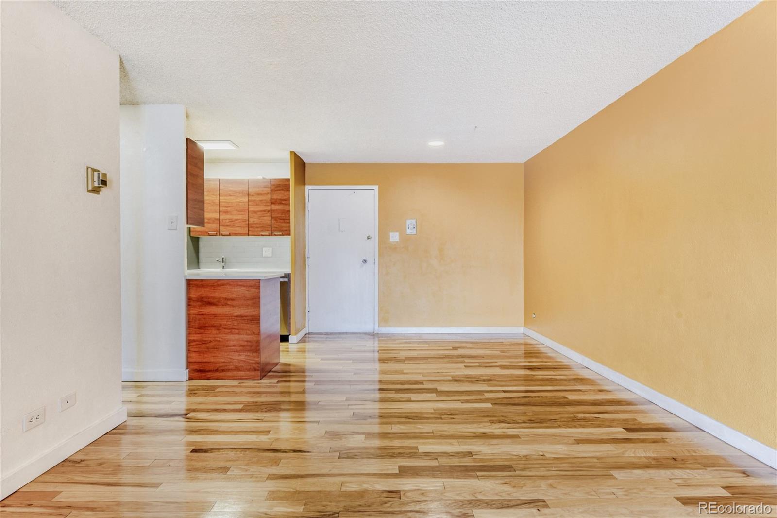 MLS Image #13 for 4800 e hale parkway,denver, Colorado