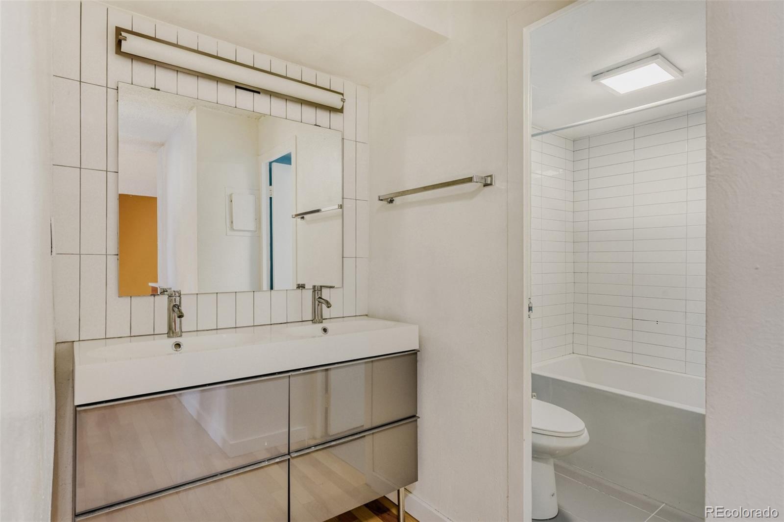 MLS Image #9 for 4800 e hale parkway,denver, Colorado