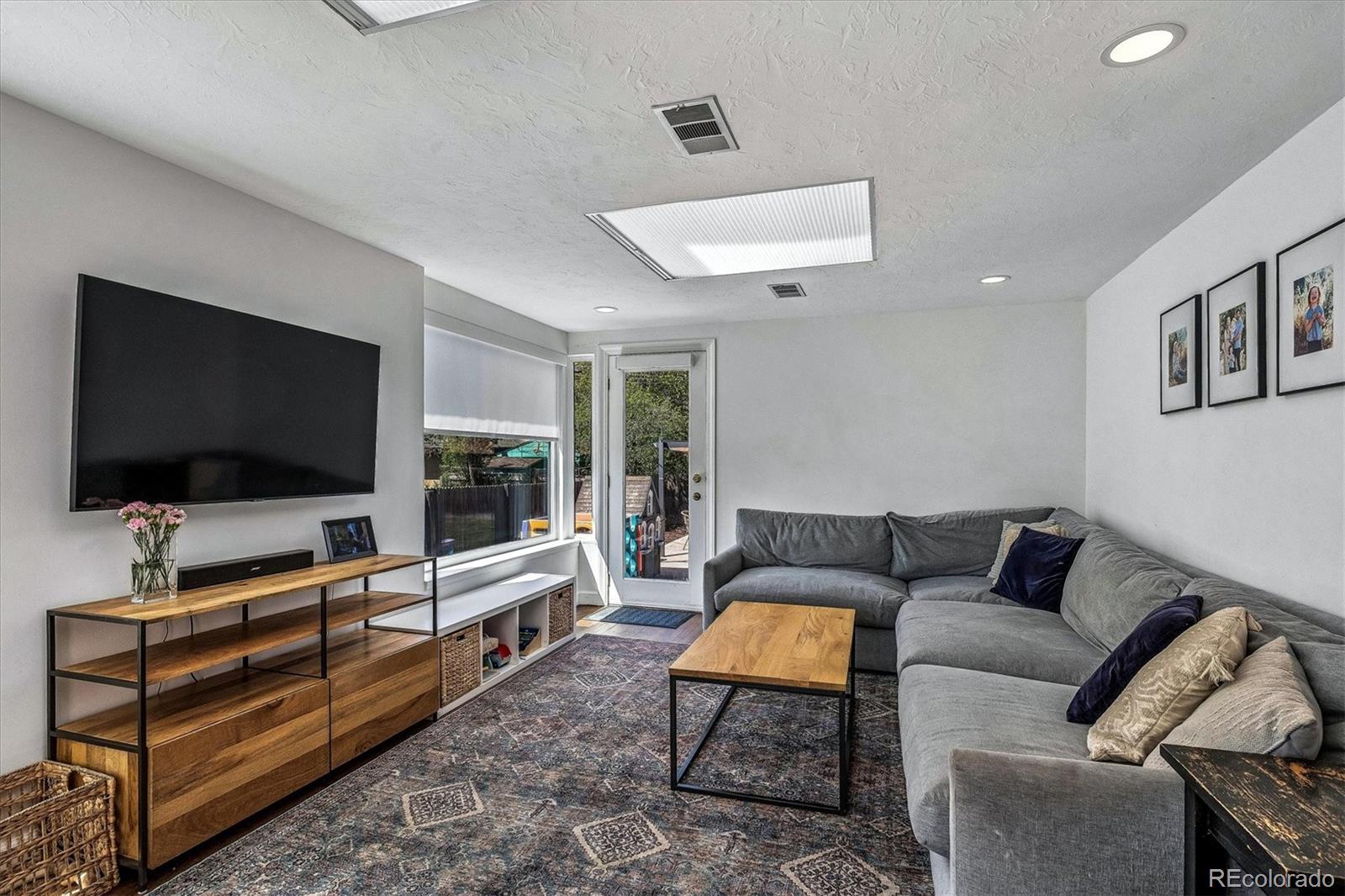 MLS Image #13 for 1585  krameria street,denver, Colorado