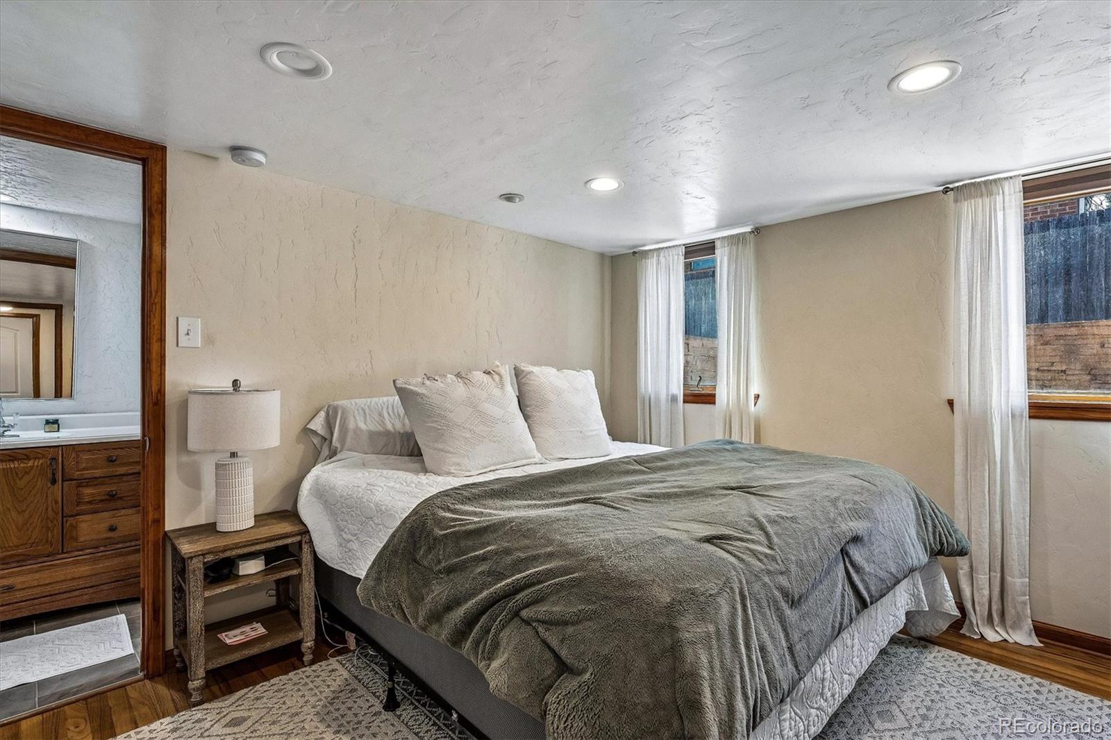 MLS Image #24 for 1585  krameria street,denver, Colorado