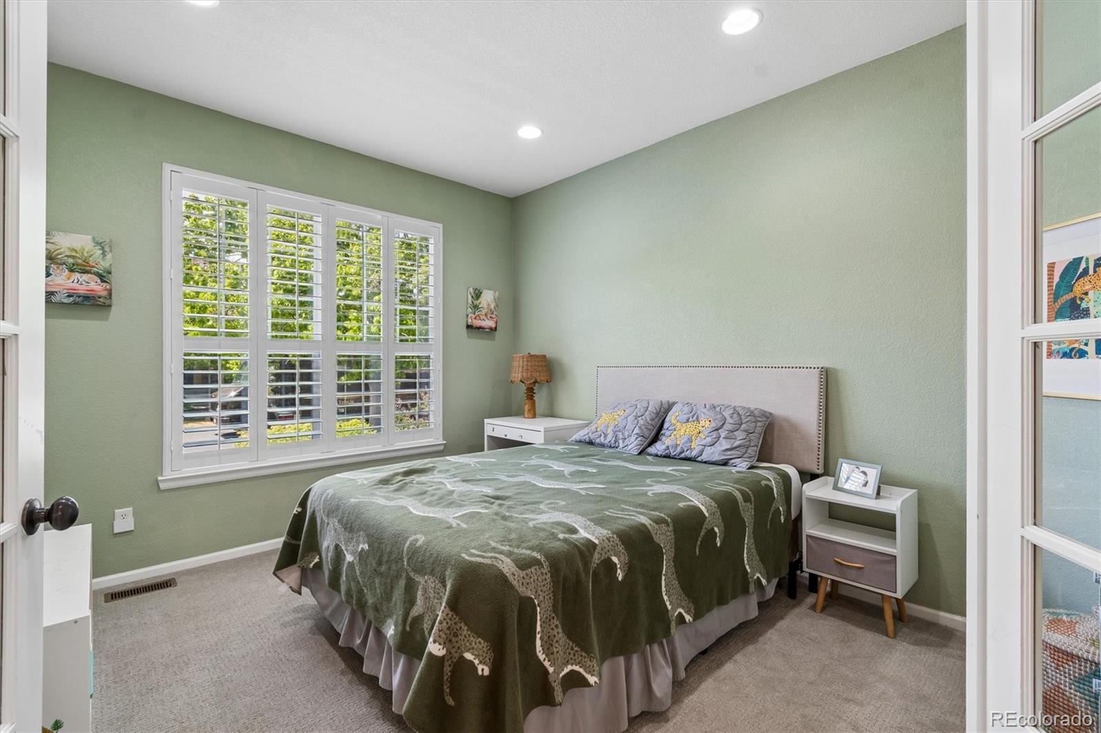 MLS Image #19 for 154  oneida court,denver, Colorado
