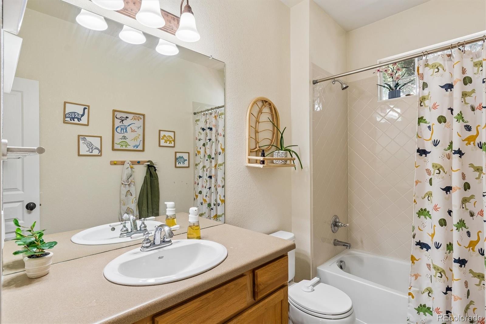 MLS Image #21 for 154  oneida court,denver, Colorado