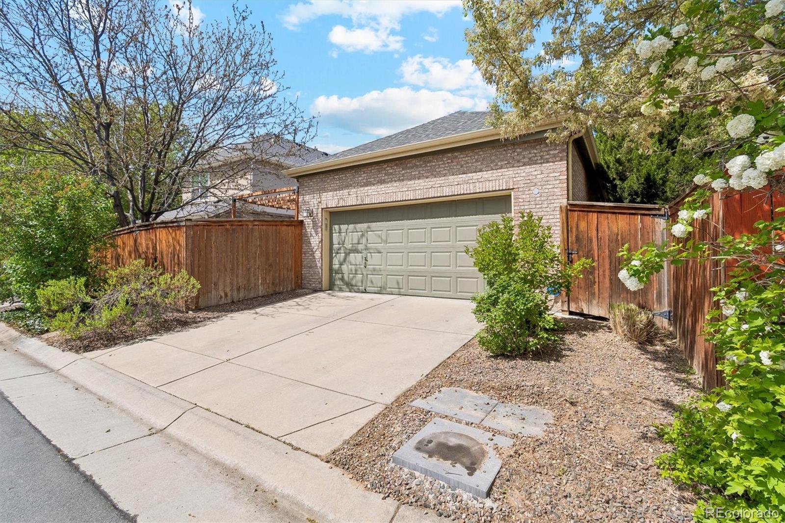 MLS Image #27 for 154  oneida court,denver, Colorado